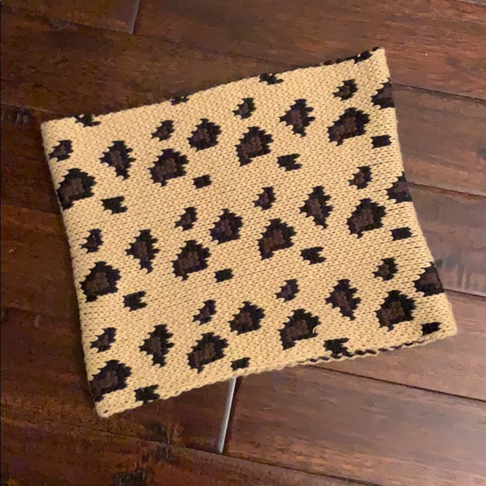 Mud Pie Leopard Knit Infinity Scarf EUC
